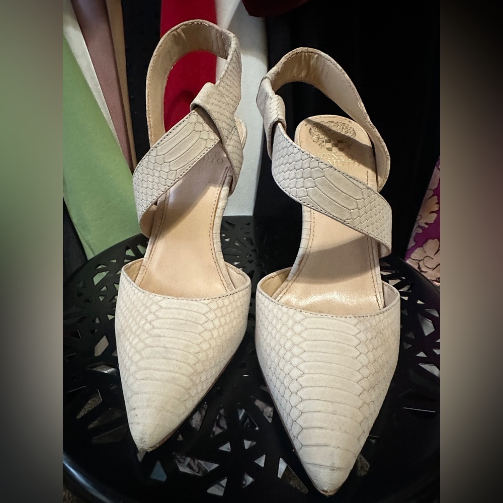 Vince Camuto Snake heels (dusty pink color)